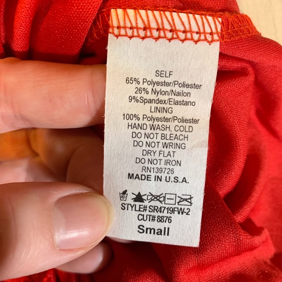 Red Rose Long Sleeved Boutique Romper! - Picture 5 of 6